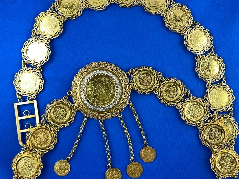 Goldgürtel mit div. Münzen