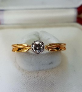Goldener Brillant Ring