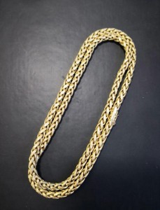 Goldene Halskette